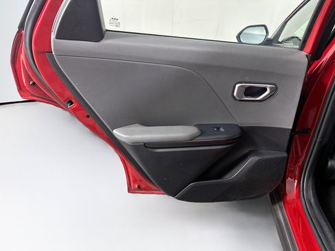 Used 2025 Kia K4 LXS image 26
