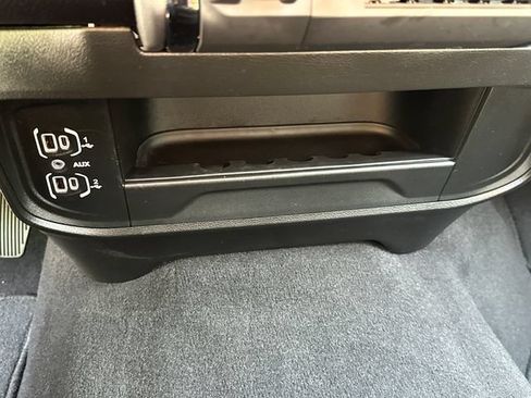 Certified 2025 RAM 2500 Big Horn AWD/4WD image 35