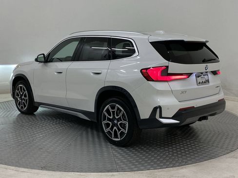 Used 2025 BMW X1 xDrive28i w/ Technology Package image 3