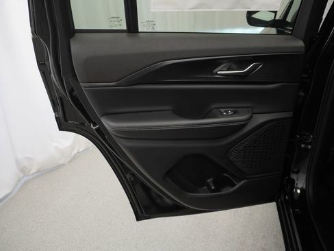 New 2026 Jeep Grand Cherokee Laredo AWD/4WD image 28