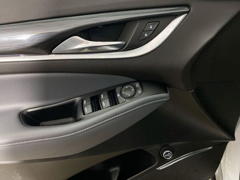 Used 2023 Buick Enclave Essence image 13