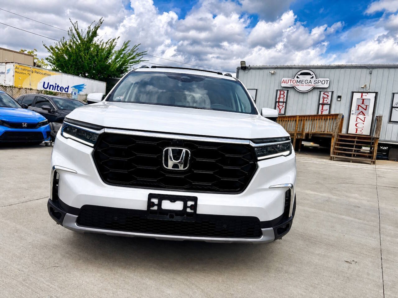Used 2024 Honda Pilot Elite image 2