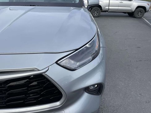 Used 2021 Toyota Highlander XLE image 14