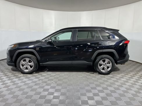 Used 2025 Toyota RAV4 XLE FWD image 5