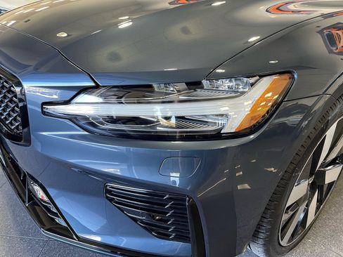 Used 2025 Volvo S60 T8 Ultra w/ Climate Package image 10