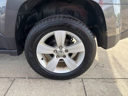 Used 2017 Jeep Patriot Latitude image 27