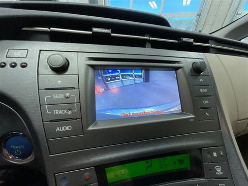 Used 2015 Toyota Prius Two FWD image 16