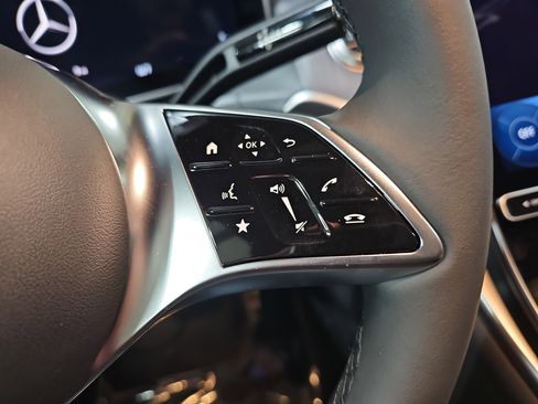 New 2026 Mercedes-Benz GLC 300 4MATIC image 19