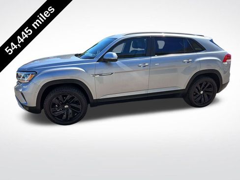 Used 2022 Volkswagen Atlas Cross Sport SE image 2