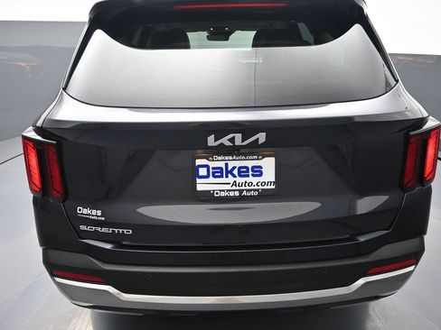 Certified 2025 Kia Sorento S w/ Panoramic Sunroof Package FWD image 36