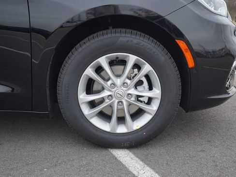 New 2026 Chrysler Pacifica Select image 41