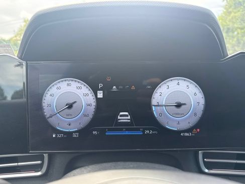 Used 2024 Hyundai Elantra SEL w/ Convenience Package FWD image 10