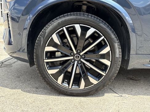 Used 2026 Volvo XC90 B5 Plus w/ Protection Package Premier AWD/4WD image 9