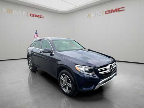 Used 2019 Mercedes-Benz GLC 300 4MATIC image 2