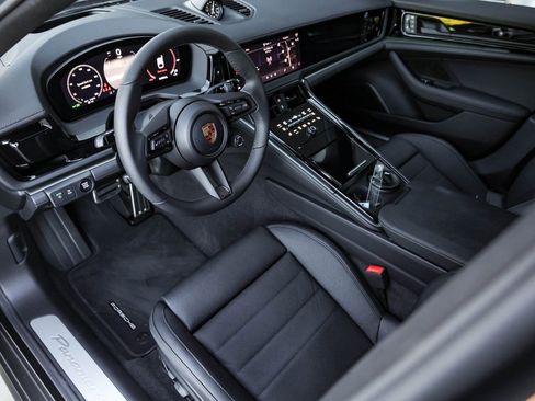 New 2026 Porsche Panamera RWD image 4