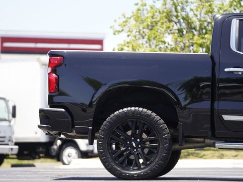 Used 2024 Chevrolet Silverado 1500 High Country AWD/4WD image 5