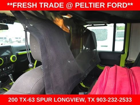 Used 2017 Jeep Wrangler Unlimited Sahara w/ Connectivity Group image 19