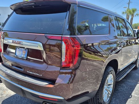 Used 2023 GMC Yukon XL Denali AWD/4WD image 10