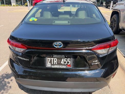 Used 2025 Toyota Corolla LE FWD image 6