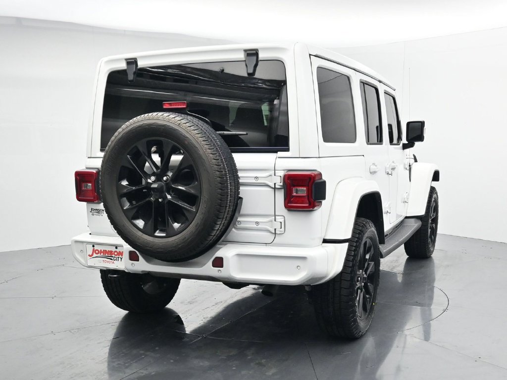 Used 2022 Jeep Wrangler Unlimited Sahara AWD/4WD image 6