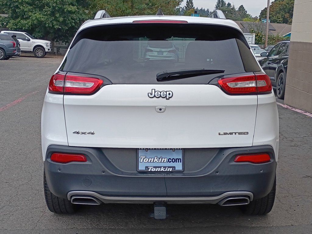 Used 2016 Jeep Cherokee Limited w/ Luxury Group AWD/4WD image 6