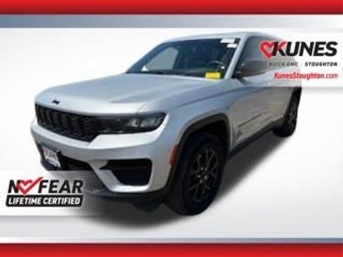 Used 2024 Jeep Grand Cherokee Altitude AWD/4WD image 5