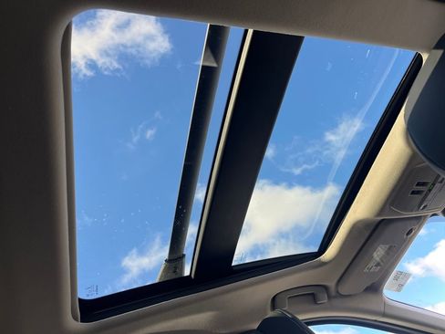 New 2026 Nissan Kicks SR w/ SR Premium Package image 18