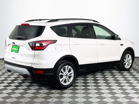 Used 2017 Ford Escape SE w/ Equipment Group 201A image 10