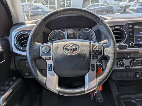 Used 2022 Toyota Tacoma SR5 AWD/4WD image 13