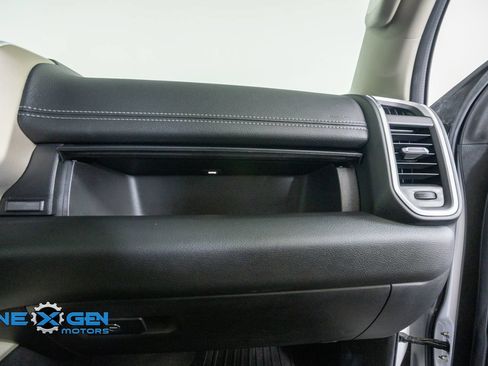 Used 2022 RAM 1500 Laramie AWD/4WD image 46