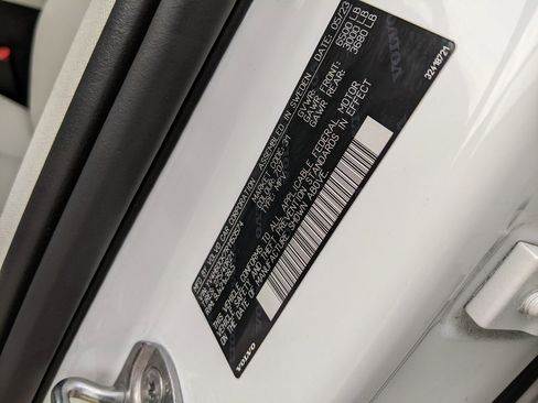 Certified 2024 Volvo XC90 T8 Core w/ Protection Package Premier image 30