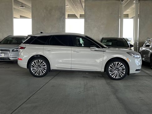 Used 2022 Lincoln Corsair Reserve w/ Equipment Group 201A image 4