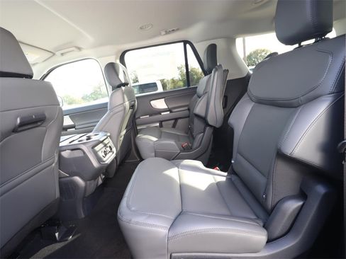 New 2026 Ford Expedition Max Active image 10