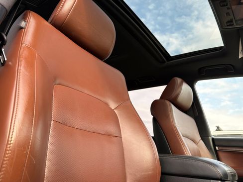 Certified 2018 Toyota Land Cruiser image 17