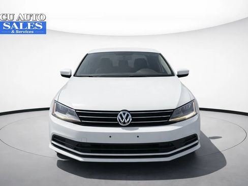 Used 2017 Volkswagen Jetta S image 2
