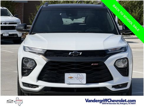 Used 2023 Chevrolet TrailBlazer RS w/ Sun and Liftgate Package FWD image 8