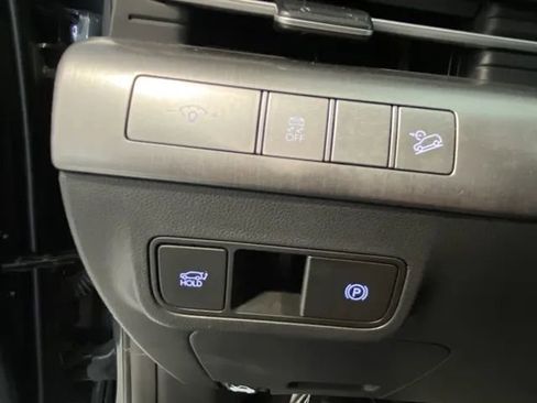 Used 2024 Hyundai Kona Limited image 35