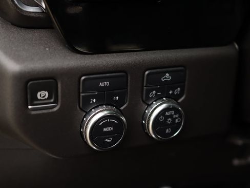Used 2024 GMC Sierra 1500 Elevation AWD/4WD image 10