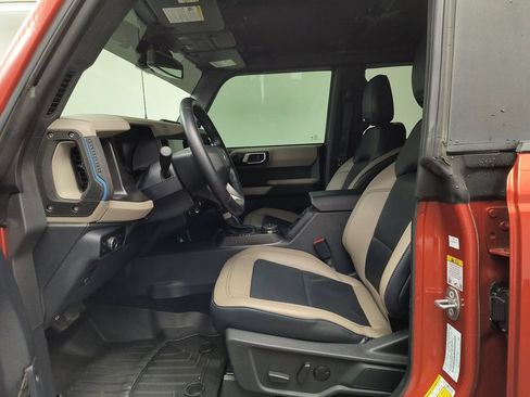 Used 2023 Ford Bronco Wildtrak AWD/4WD image 5