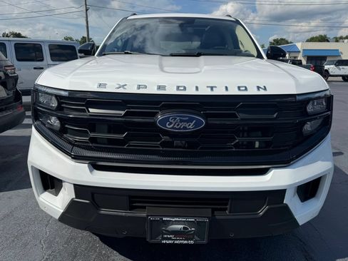 Used 2025 Ford Expedition Active AWD/4WD image 16