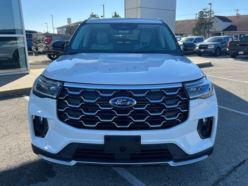 New 2026 Ford Explorer Platinum w/ LUX Leather Package image 9