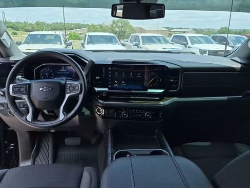 Used 2024 Chevrolet Silverado 2500 LT AWD/4WD image 29