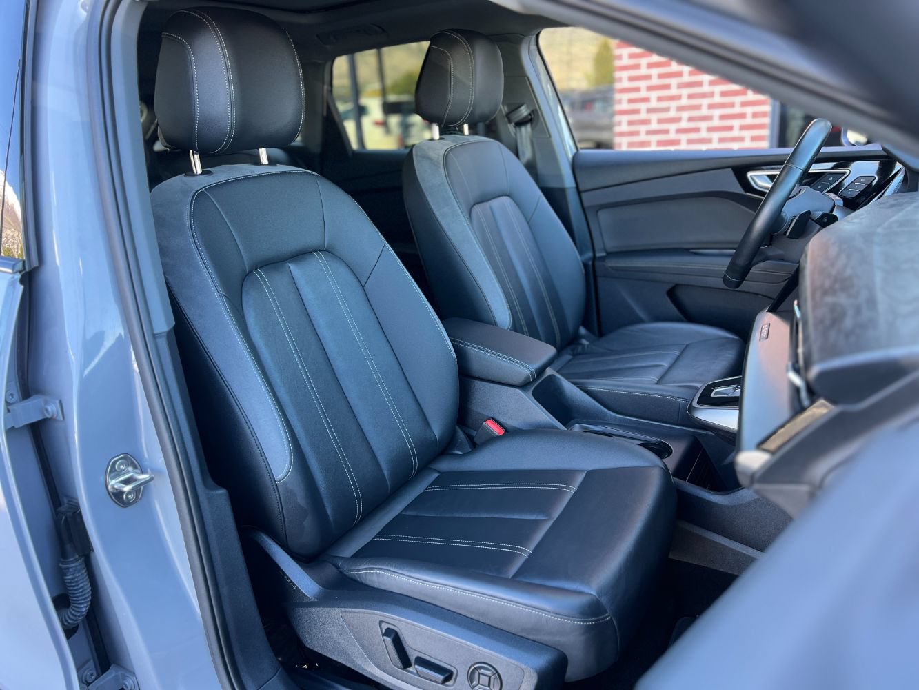 Used 2024 Audi Q4 e-tron Premium Plus w/ Premium Plus AWD/4WD image 24