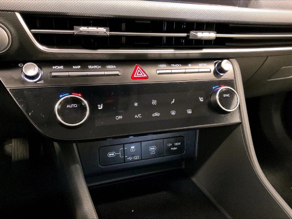 Used 2025 Hyundai Sonata SEL FWD image 25