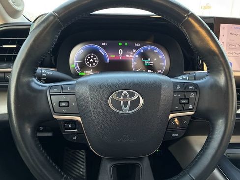 Used 2023 Toyota Crown AWD/4WD image 24