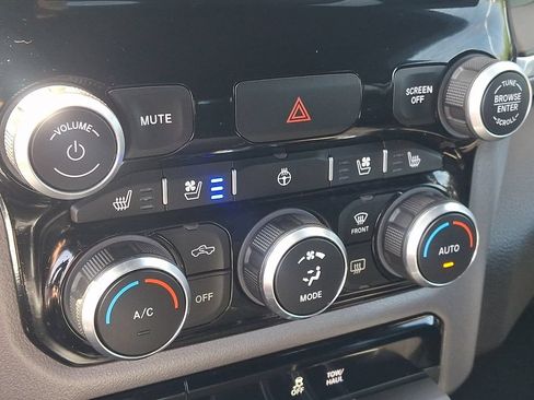 Used 2024 RAM 1500 Laramie AWD/4WD image 16