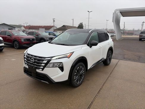 New 2026 Nissan Rogue Platinum image 2