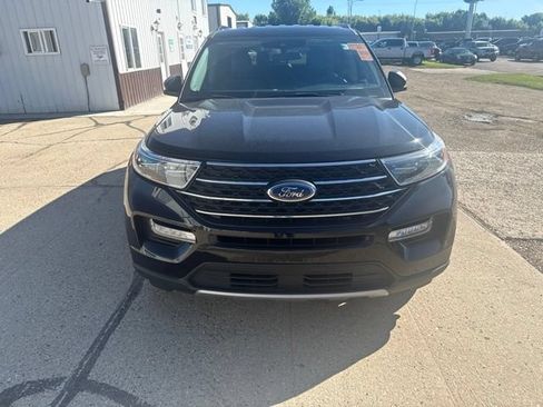 Used 2024 Ford Explorer XLT w/ Equipment Group 202A AWD/4WD image 6