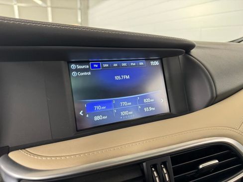 Used 2018 INFINITI QX30 Premium w/ Navigation Package image 21