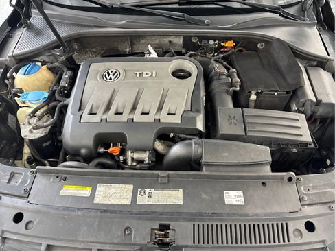 Used 2013 Volkswagen Passat TDI SE FWD image 29